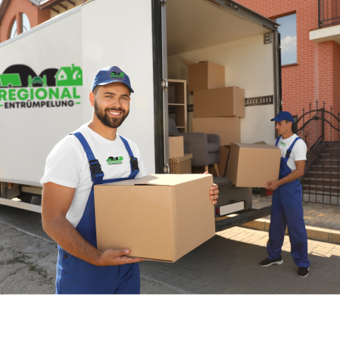 Wohnungsaufloesung-Bärenstein_lachender-Mitarbeiter-Klein